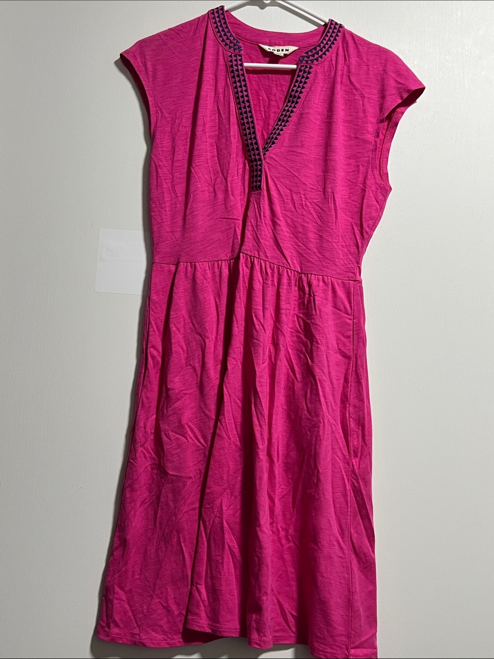 Boden May Jersey Short Dress pink & embroidered blue - Picture 8 of 8
